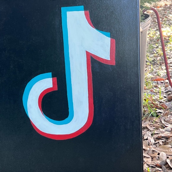 Tiktok logo - Picture 2 of 3